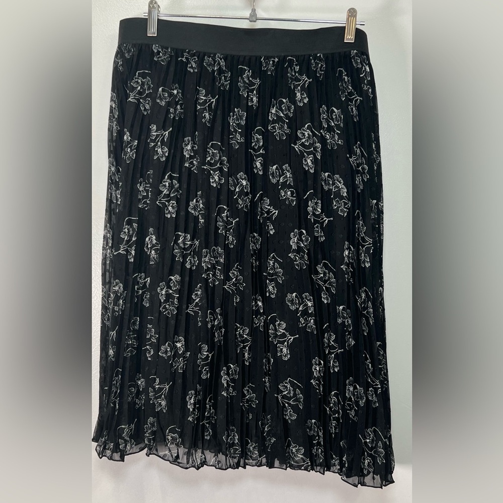 Maree Pour Toi Pleated Pull On Skirt with.Exposed Wide Elastic Waist Band‎ (16)
